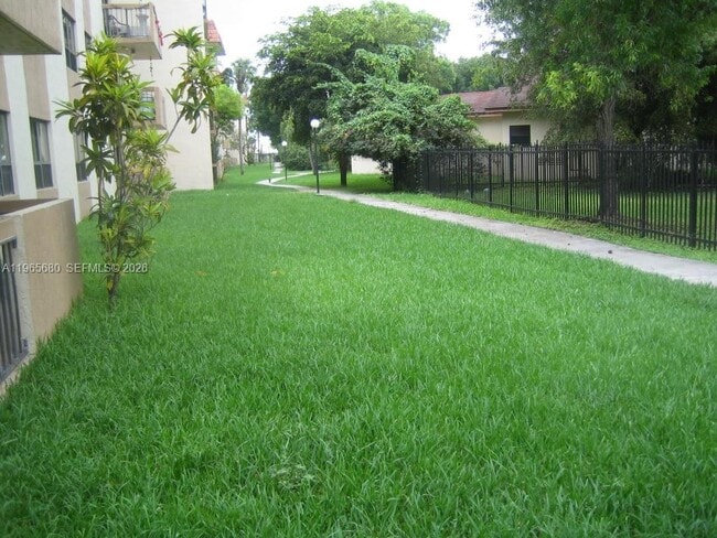 Building Photo - 1121 SW 122nd Ave