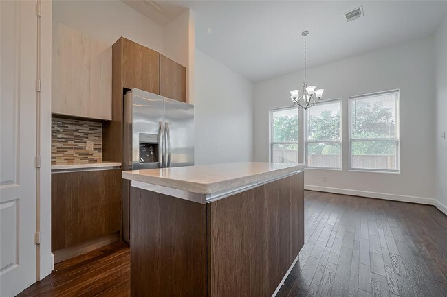 Building Photo - 9404 Glenfield Ct