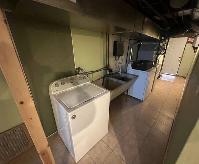 Building Photo - 1370 N 75th St