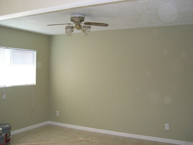 Building Photo - 3 Bedroom House in Garland, TX