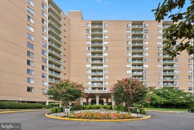 Building Photo - 501 Slaters Ln