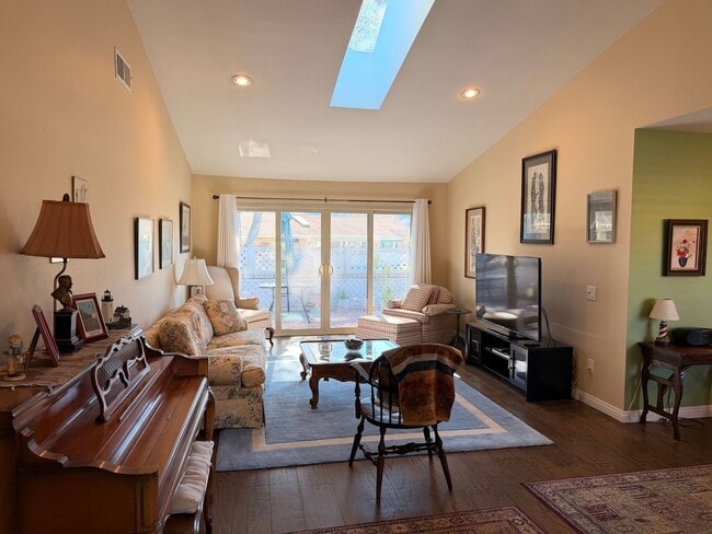 Building Photo - Fully furnished (short term) home in Camarillo's Premier Senior Community - Leisure Village