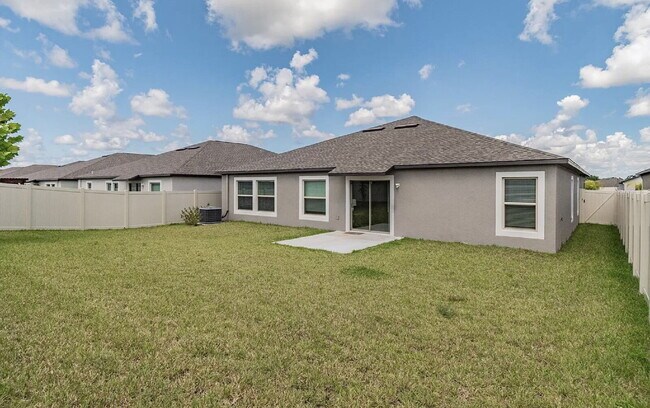 Building Photo - "Discover Spacious Comfort: 4-Bed, 2-Bath Gem in Riverview!"