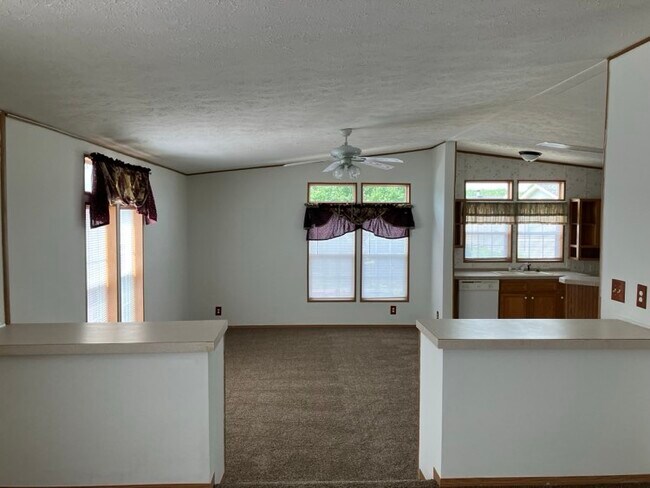 Building Photo - 3558 Brookline Ln