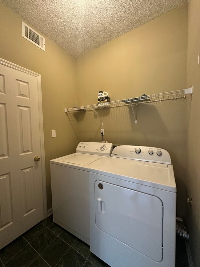 Building Photo - 2 bedroom, 2 1/2 bathroom condo