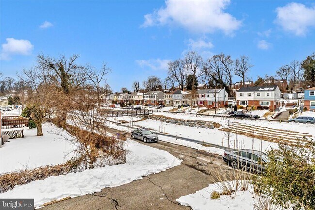 Building Photo - 3313 Moline Rd