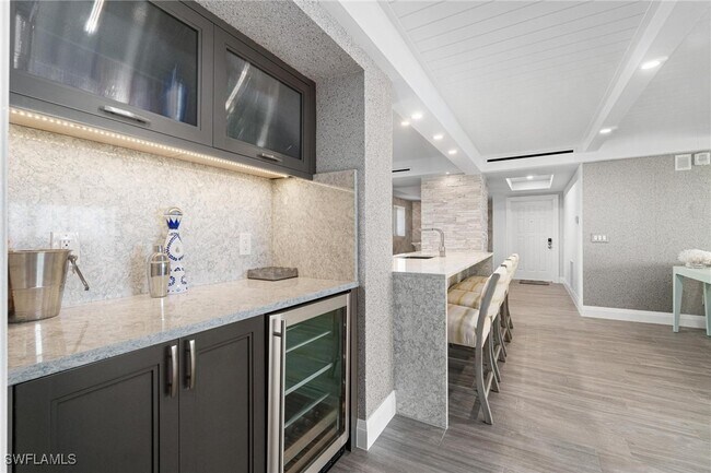 Building Photo - 9051 Gulf Shore Dr