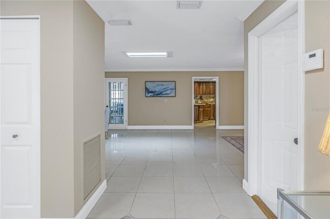 Building Photo - 2267 Heron Cir