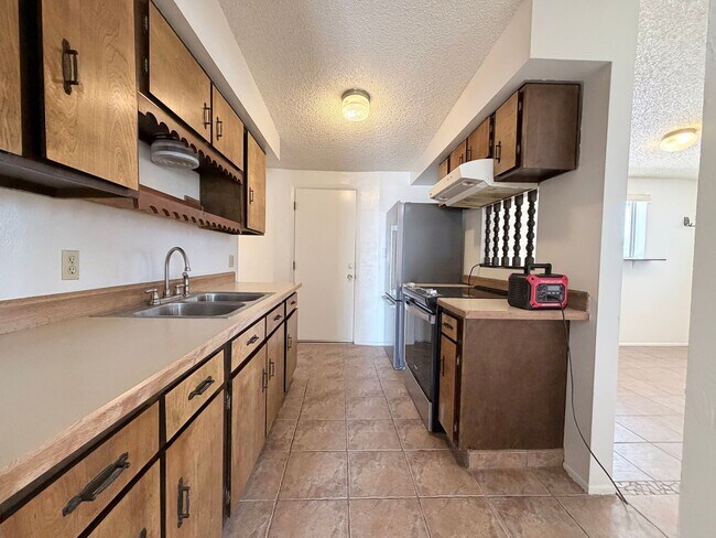 Building Photo - 3BR/2BA/2CP 1,245 sq.ft. rental in Huachuca City, AZ