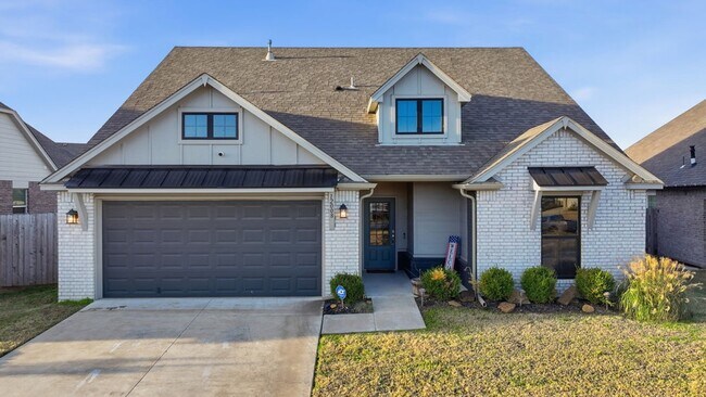 Building Photo - Welcome to this exceptionally well maintained like new home located in the Estates at Morrow Place