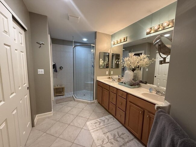 Building Photo - Rialto