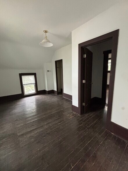 Building Photo - 210 McCabe St
