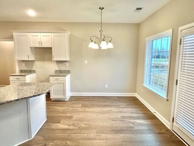 Building Photo - Now Leasing a 4-bedroom 2.5 bath home in Millington