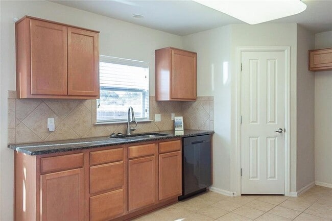 Building Photo - 965 Sweet Gum Dr