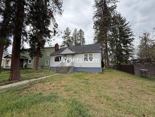 Building Photo - Charming South Hill Home with Flexible Living Space - Coming soon!