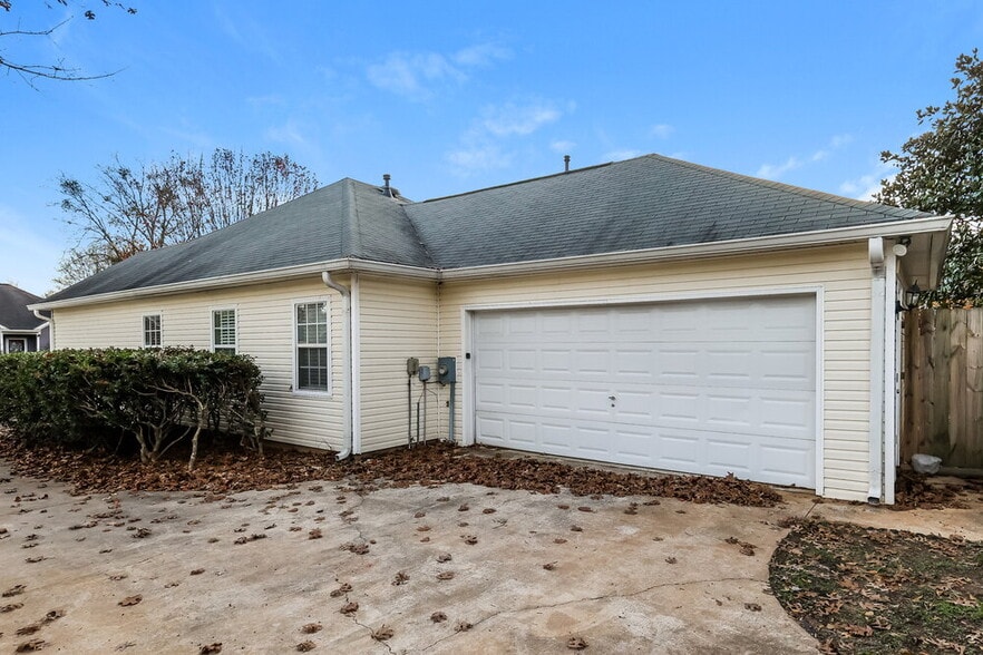 Building Photo - 126 Stonehaven Dr