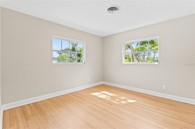 Building Photo - 11 Brightwaters Cir NE