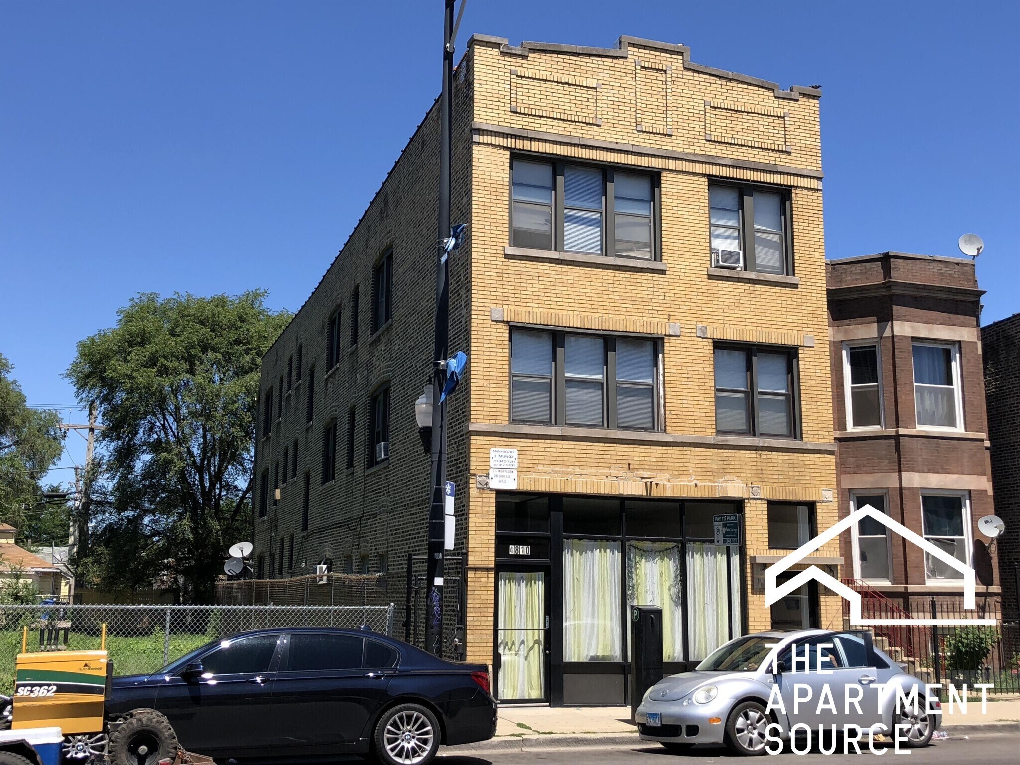 Building Photo - 4810 W Armitage Ave