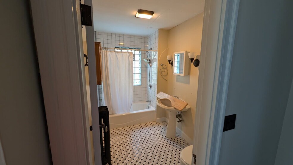 Building Photo - 294 Boston Ave