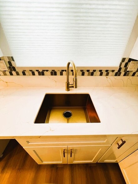 Building Photo - 13811 La Pat Pl