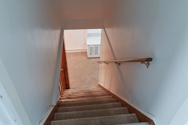 Building Photo - Beautiful Single Family in Bellevue Park