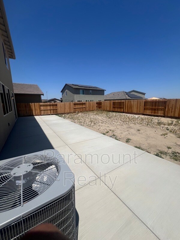 Building Photo - 1740 Lacey Ave