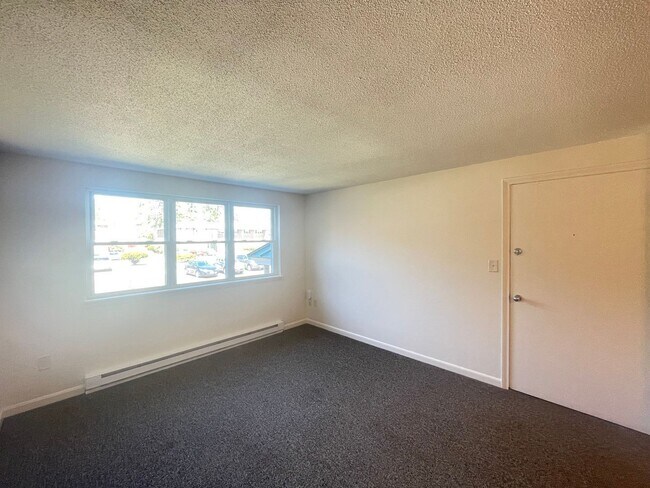 Building Photo - 173 Loudon Rd