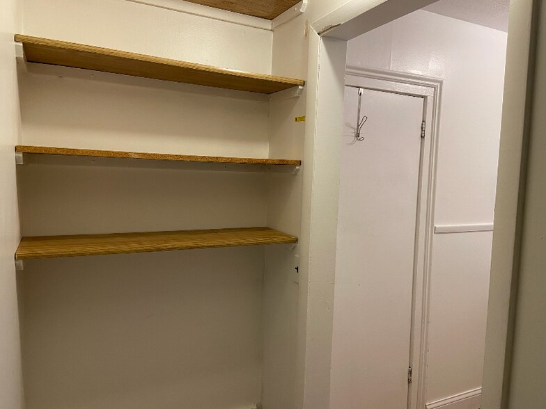 Building Photo - 918 Watson St SW