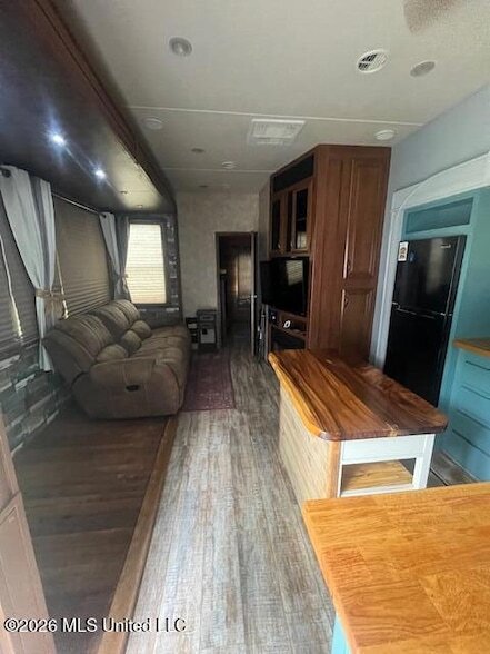 Building Photo - 218 Lawrence Reid Rd