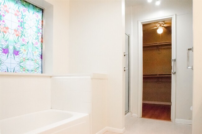 Building Photo - 16306 Cobble Springs Ct