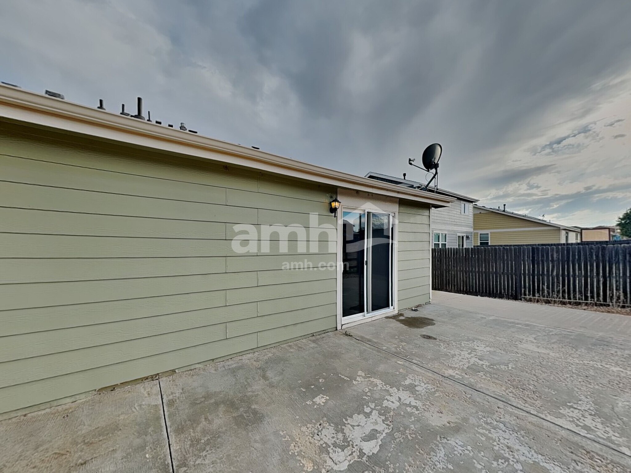 Building Photo - 810 Sunrise Dr