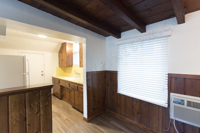 Building Photo - Point Loma - Beautiful Two Bedroom with 2 ...