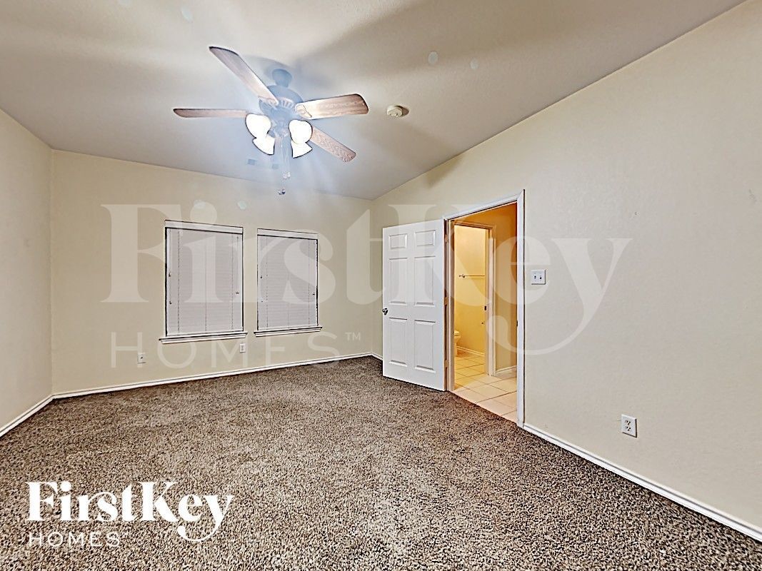 Building Photo - 5108 Parkplace Dr