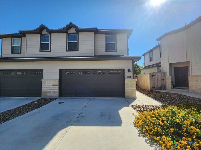 Building Photo - 2021 Rueben Rd