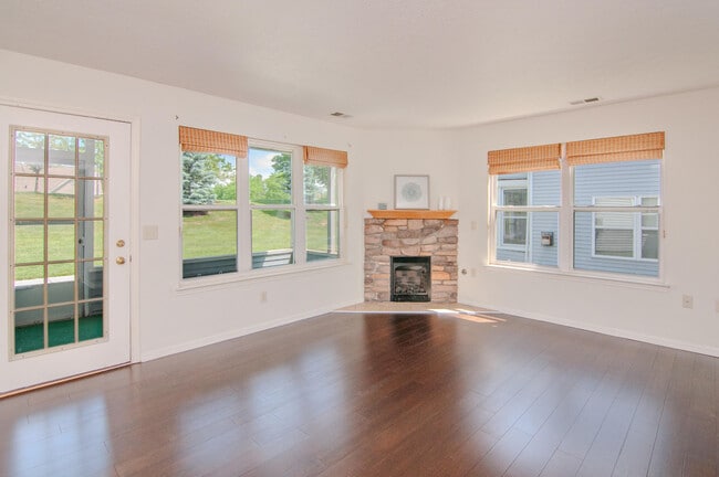 Building Photo - 1704 Weatherstone Dr