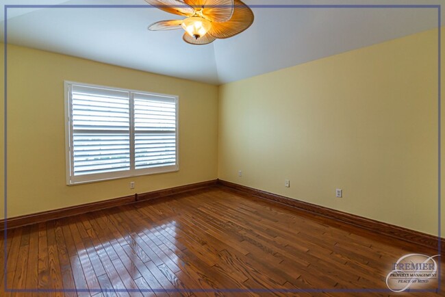 Building Photo - ***3 BEDS 2.5 BATHS***UNFURNISHED****MOVE ...