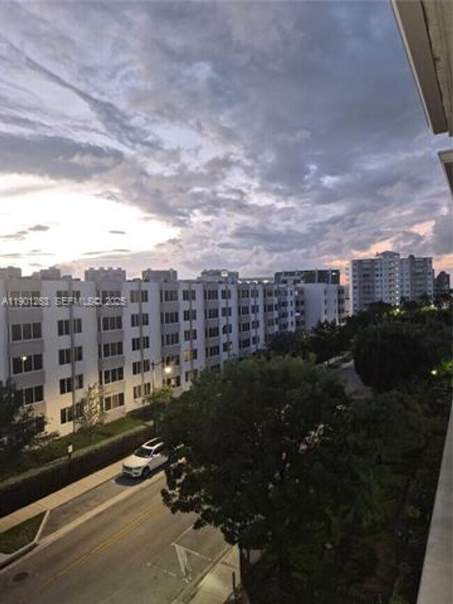 Building Photo - 201 180th Dr