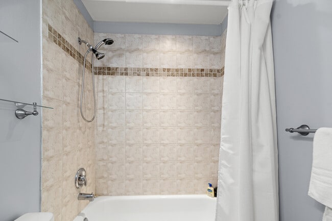 Building Photo - 605 Flanders N