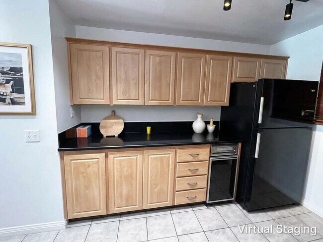 Building Photo - 3884 Fredonia Dr