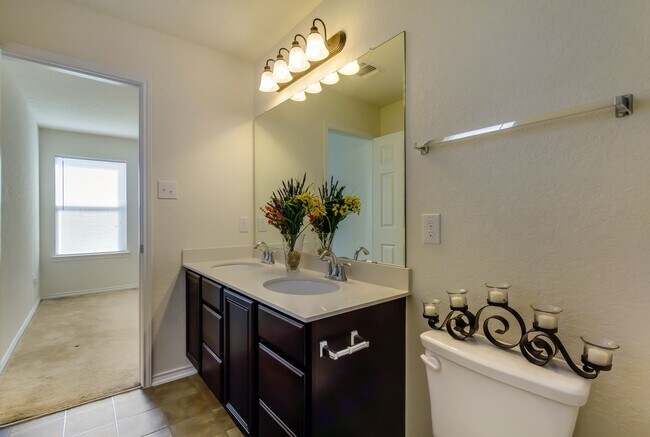 Building Photo - Beautiful 1 Story Home!