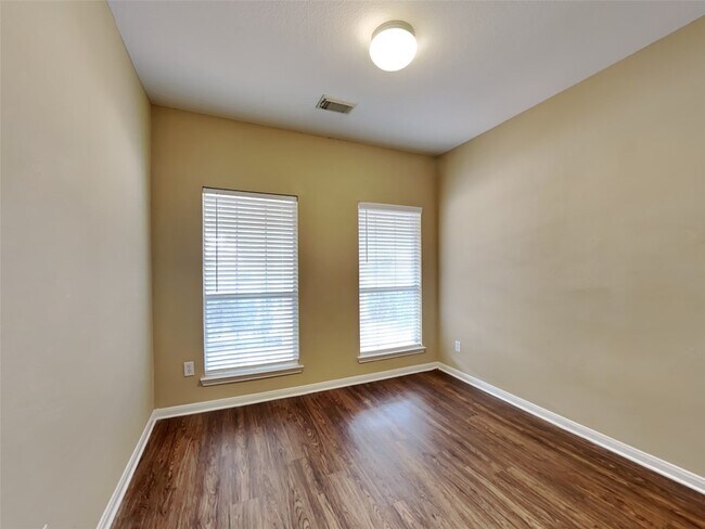 Building Photo - 26314 Longview Creek Dr