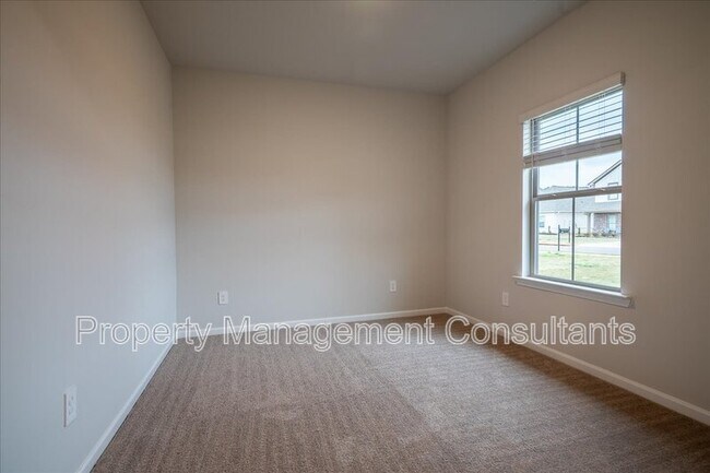 Building Photo - 14653 Mountain Strm Dr