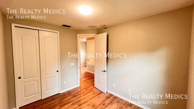 Building Photo - 1900 Garden Sage Dr