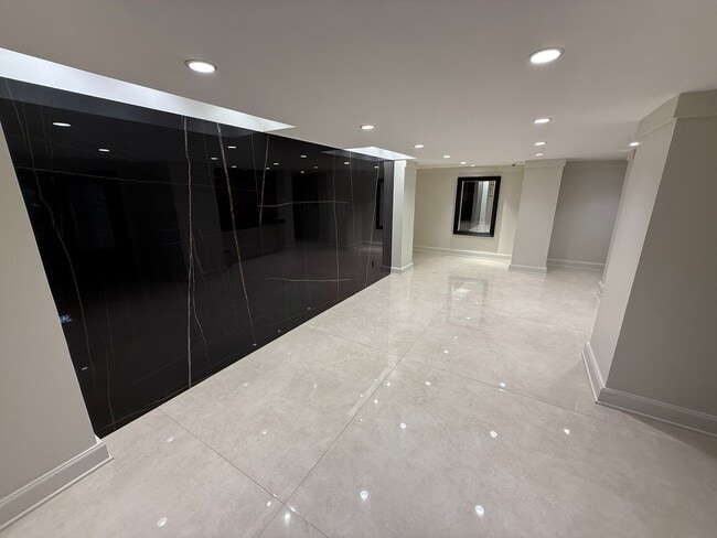 Building Photo - 2 Level, 2 Bedroom Hidden Gem in Dupont!