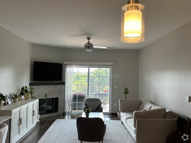 Building Photo - 2867 Spring Rose Cir
