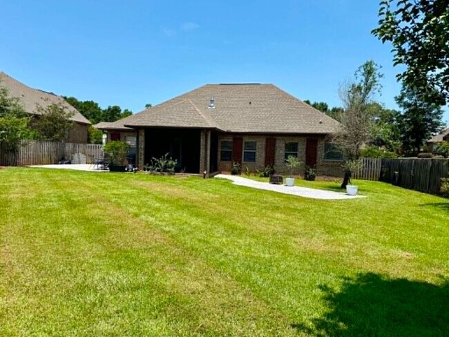 Building Photo - 12001 Squirrel Dr