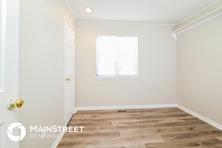 Building Photo - 14501 St Andrews Dr
