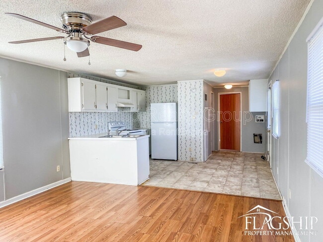 Building Photo - 126 Radford Dr