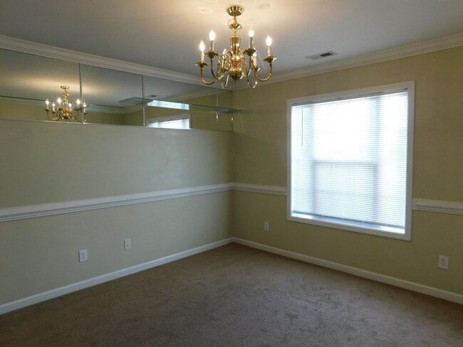 Building Photo - Great home in a desirable neighborhood!