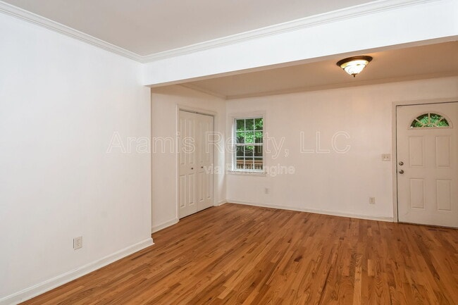 Building Photo - 83 Ormond St SE